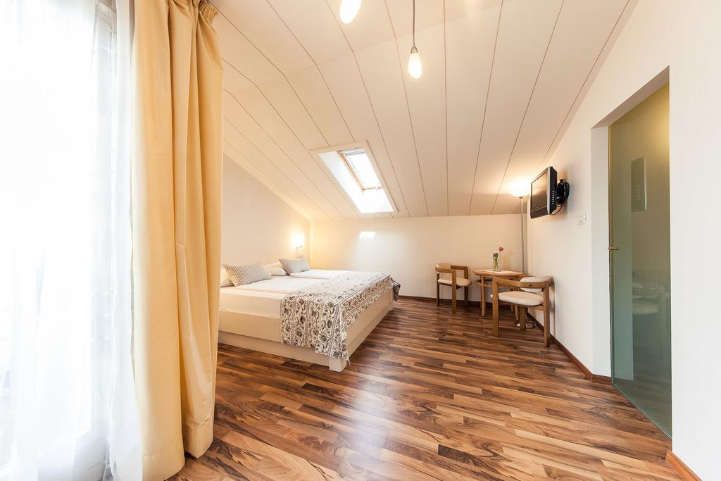 Hotel Landhaus Innerhofer Schenna Buitenkant foto