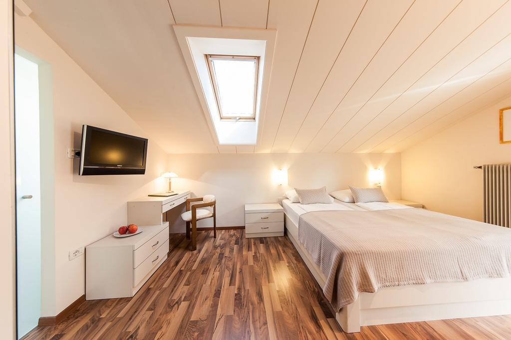 Hotel Landhaus Innerhofer Schenna Buitenkant foto